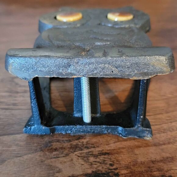 Wrought Iron Owl Napkin Holder Brown Eyes - Picture 6 of 6